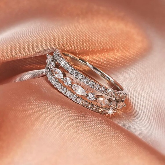 Sterling Silver floating cubic zirconia band ring - Picture 2 of 12